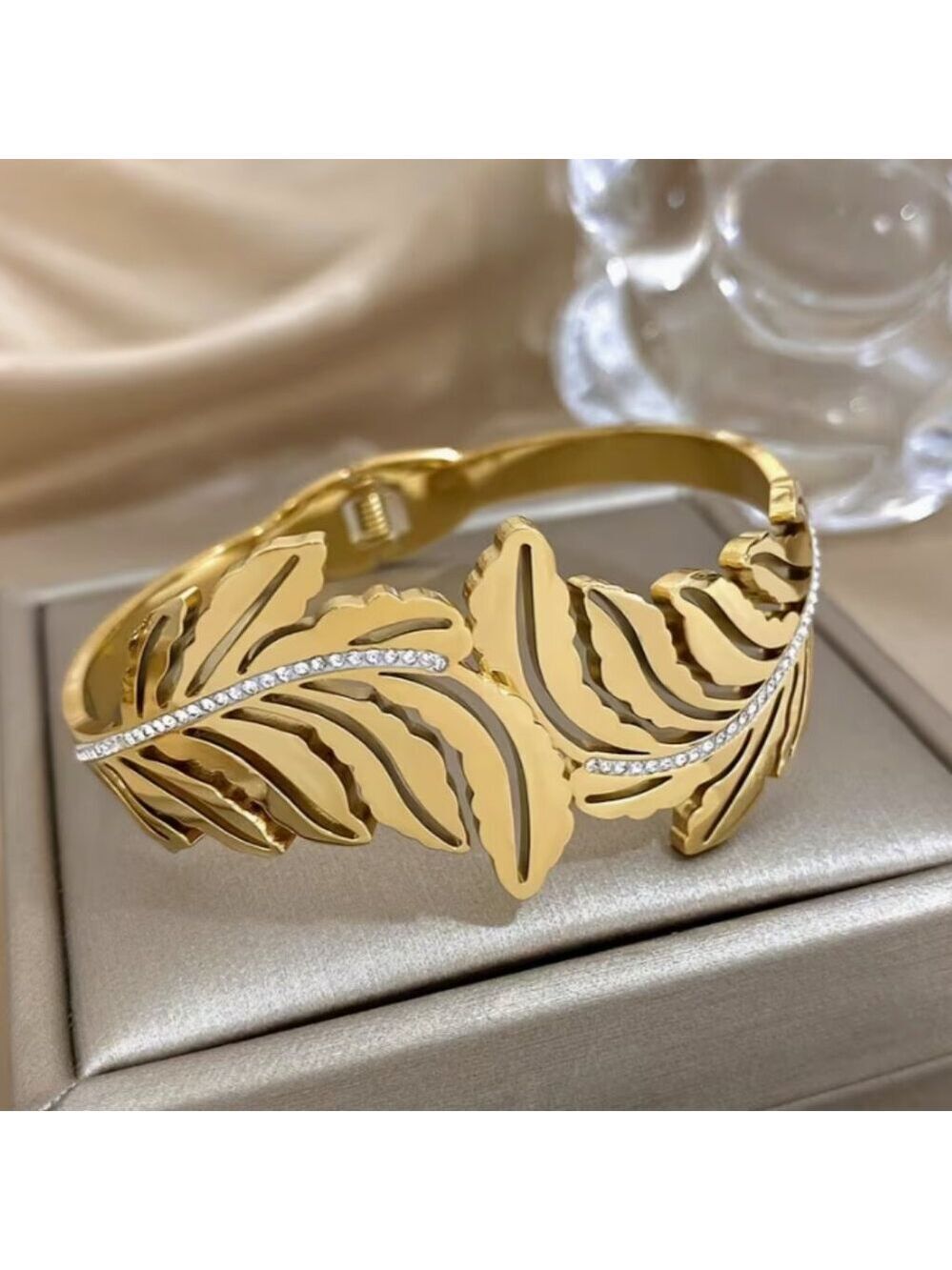 Luxury Double Leaf Bracelet with Sparkling Bands Gold Plated Stainless